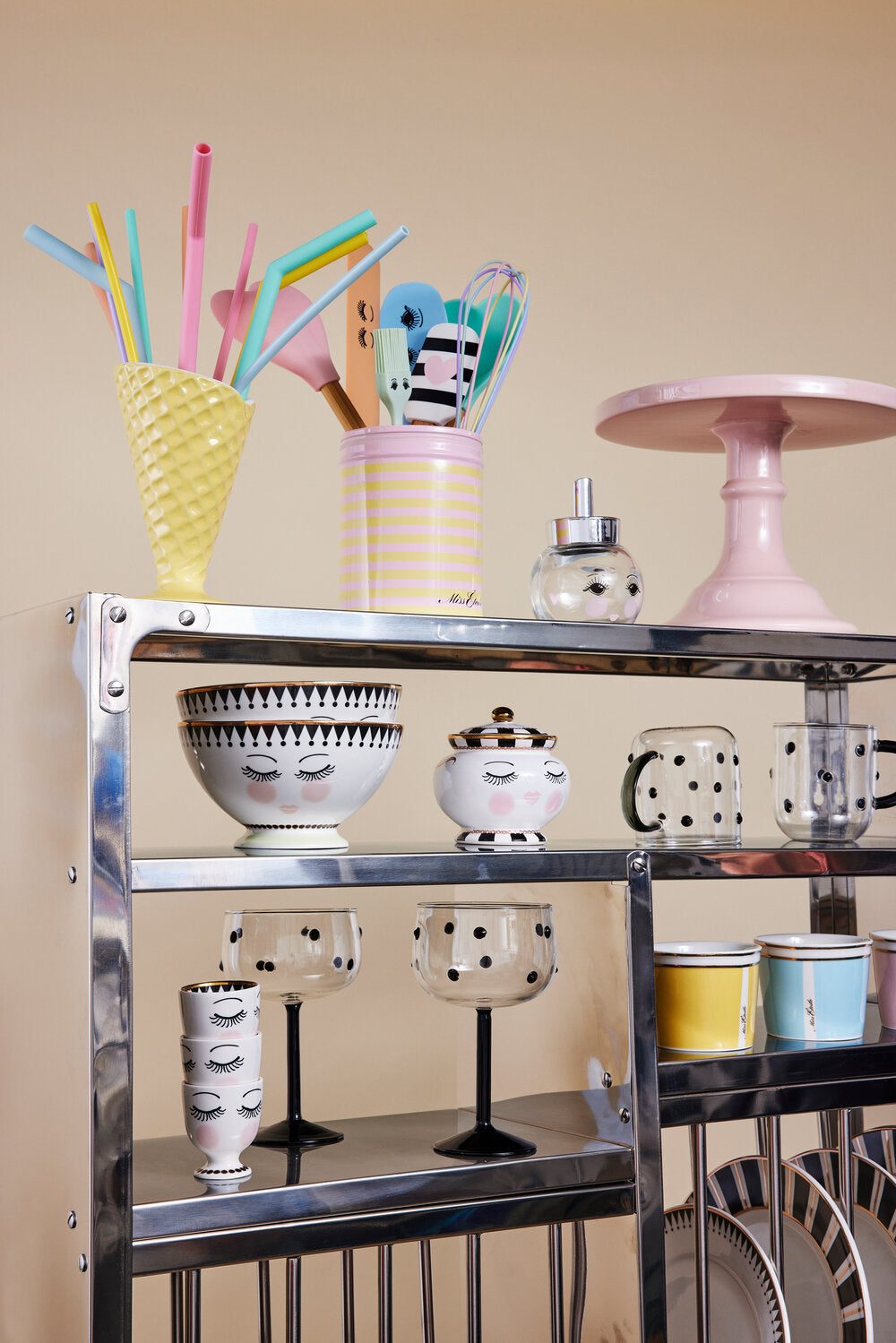 Æggebæger m/ øjne, hvid - 6x5 cm.